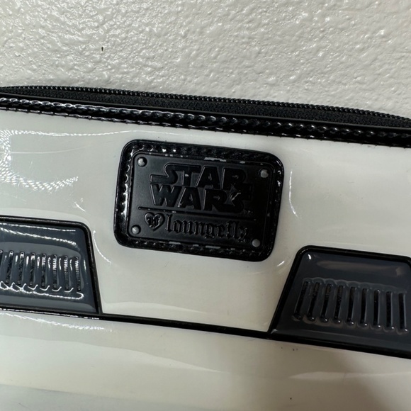Disney X loungefly Star Wars Stormtrooper Patent Wallet - Picture 5 of 5